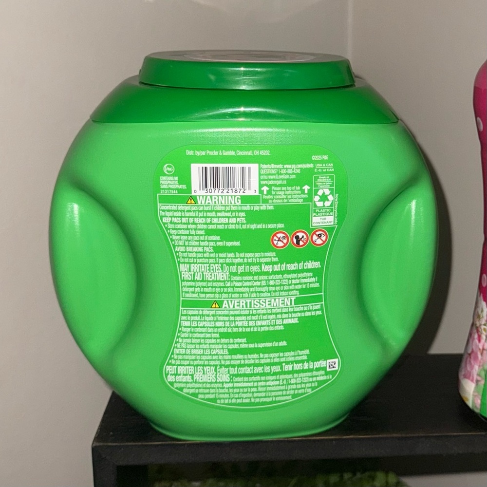 Limited Edition WICKED Gain Laundry Detergent Pods - Picture 3 of 4